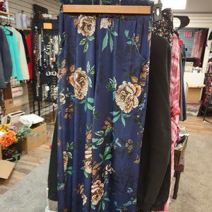 Pants - blue with floral print pattern from WIN-WIN size 8 (Medium) - EUC